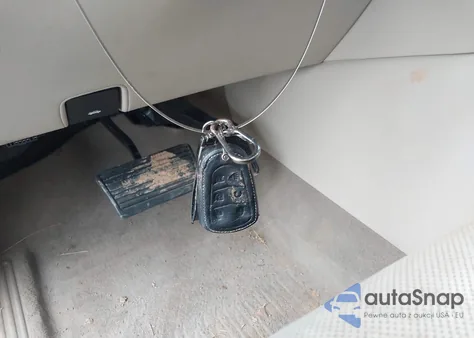 2015 Cadillac Escalade Premium z USA, uszkodzony, nr VIN 1GYS4CKJ3FR251923